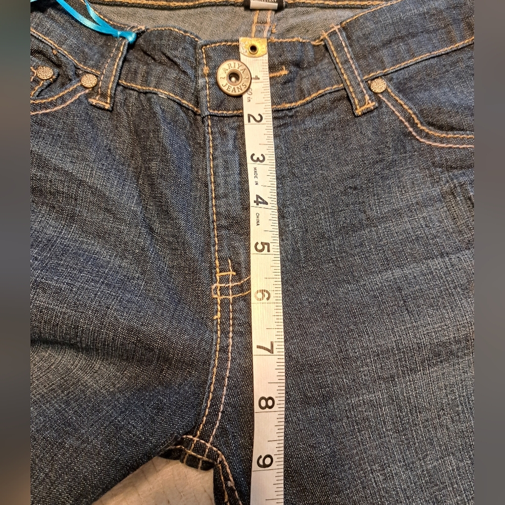 Ariya Jeans - Picture 8 of 9
